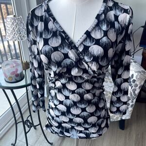 Ann Taylor V-Neck Ruched Long Sleeve Top Sz S